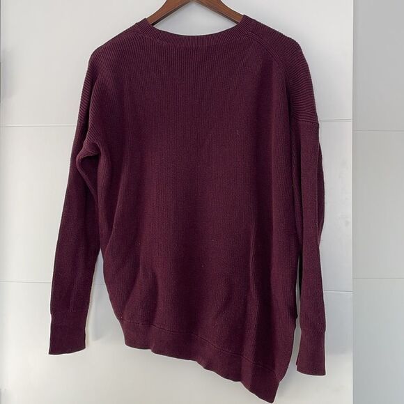 Athleta Maroon Knit Sweater Size Medium Asymmetrical Bottom - Picture 7 of 7